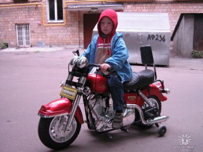 Макс на мото.jpg