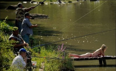 1346600092_fishgrls02.jpg