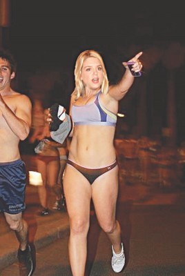 Pam-Bondi-in-underwear.jpg