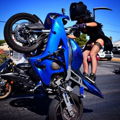 4a4b1e0c6ffddeaee8810d0d2d21b9e8--sport-bikes-garage.jpg