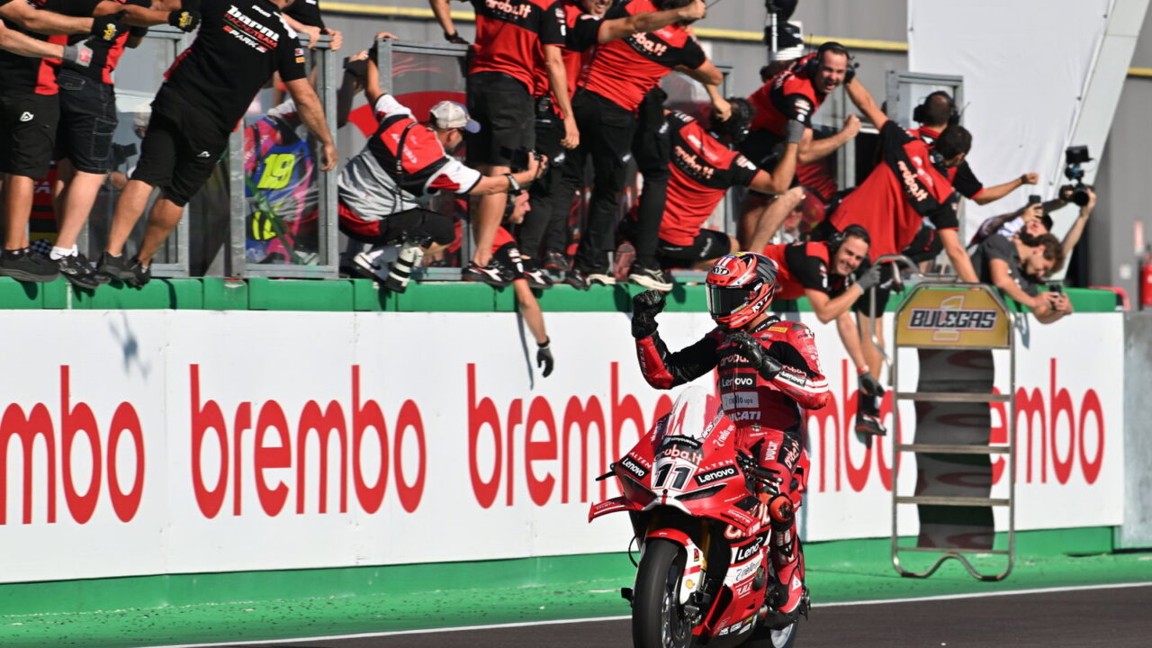 Bulega выиграл WorldSBK 2026 на Ducati