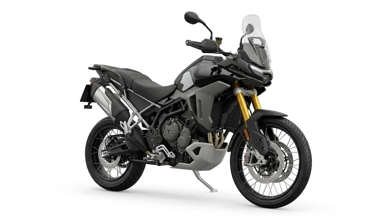 Прототипы Triumph Tiger 900 2027, почти готовые к производству, были запечатлены в Испании во время финальных доработок.