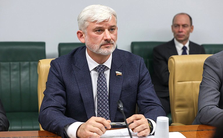 Сенатор предложил федеральный стандарт для СИМ