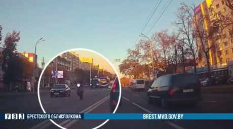 Мотоциклиста в Бресте лишили права управления на шесть месяцев за трюк на заднем колесе