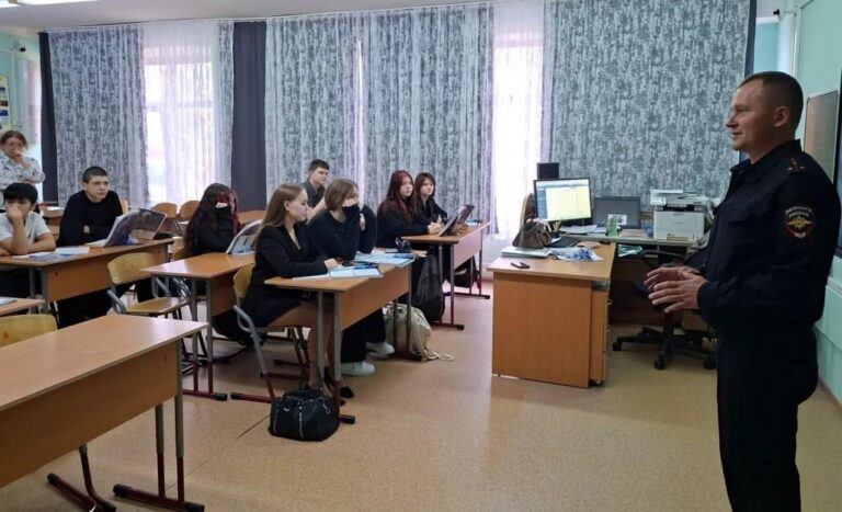 Госавтоинспекция провела встречу со школьниками в Ноябрьске